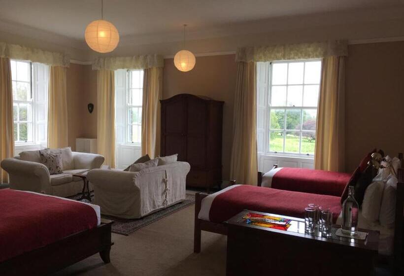Четырехместный Номер Deluxe, Castlehacket House
