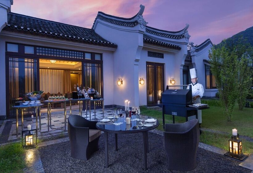 Вилла 2 Спальни, Banyan Tree Yangshuo