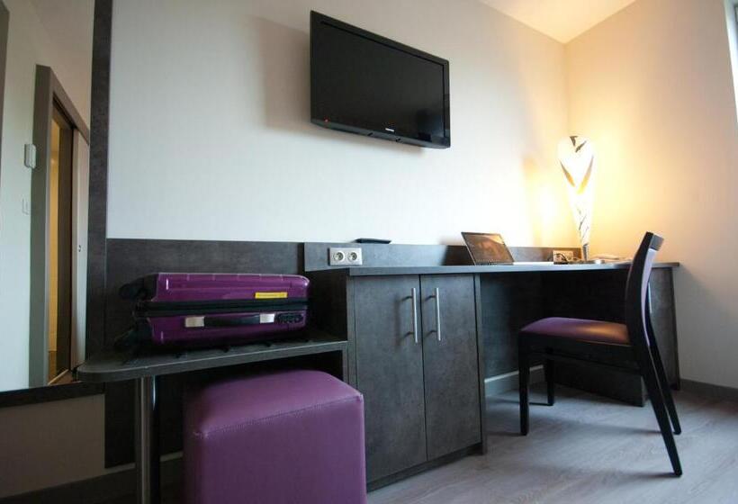 Номер Стандарт, Brit Hotel Confort Saint Dizier