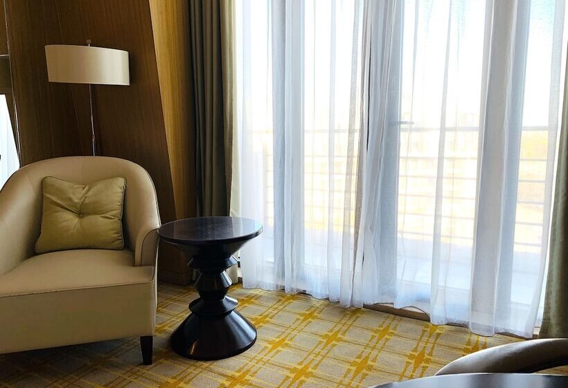 Номер Deluxe, Sheraton Qinhuangdao Beidaihe