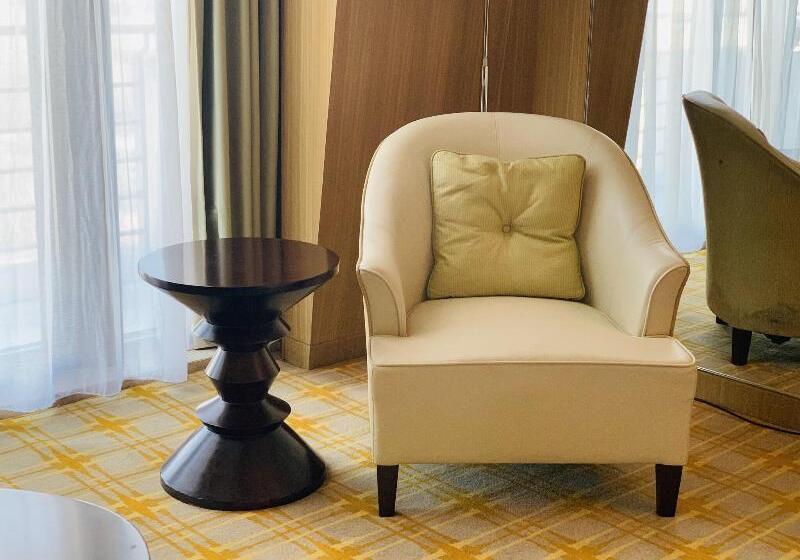 Номер Deluxe, Sheraton Qinhuangdao Beidaihe