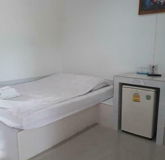スタンダードルーム, เพชร รีสอร์ท นครไทย Phet Resort, Nakhonthai