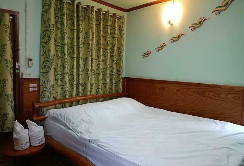 スタンダードルーム, เพชร รีสอร์ท นครไทย Phet Resort, Nakhonthai