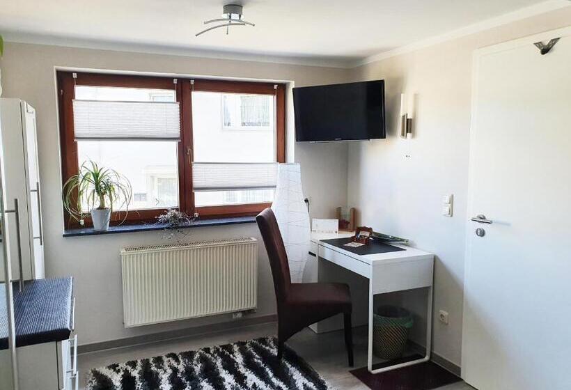 Номер Стандарт, Fremdenzimmer   Petit Quartier
