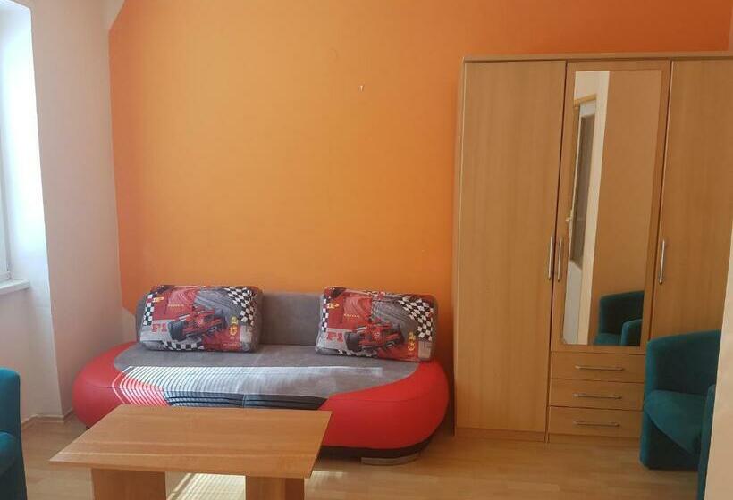家庭工作室, Horský Hotel Vršky