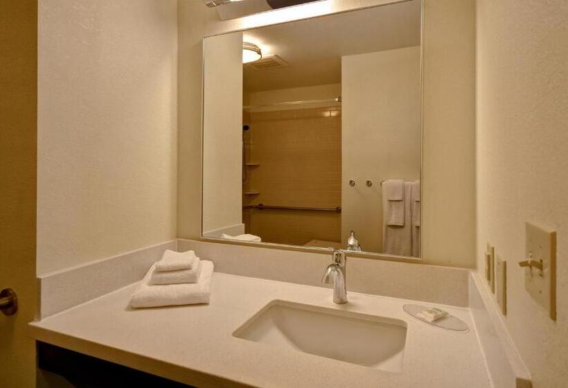 Standart Stüdyo, Candlewood Suites Carrollton, An Ihg