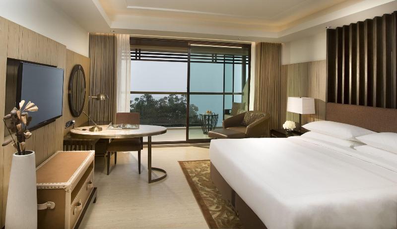 Номер Стандартный с Видом, Jw Marriott Mussoorie Walnut Grove Resort & Spa