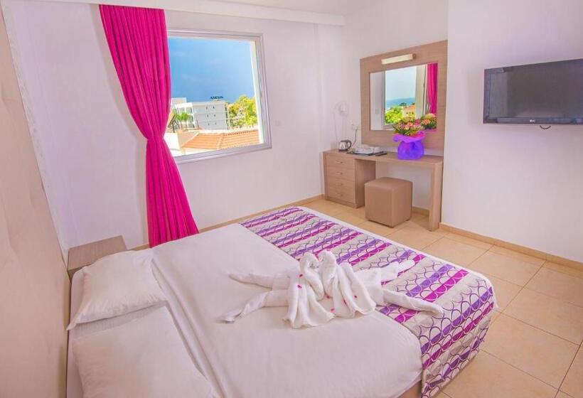 패밀리 룸, New Famagusta Hotel & Suites