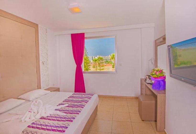 주니어 스위트, New Famagusta Hotel & Suites