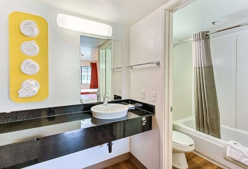 Номер Deluxe, Motel 6salinas, Ca  North Monterey Area