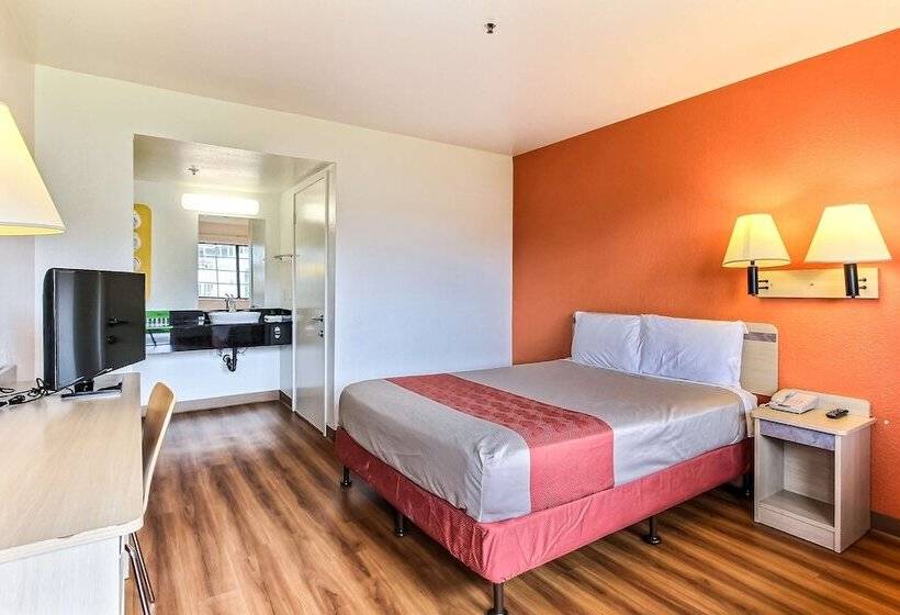 Номер Deluxe, Motel 6salinas, Ca  North Monterey Area