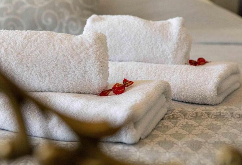 Трехместный Номер Стандарт с Балконом, Althaia Pension