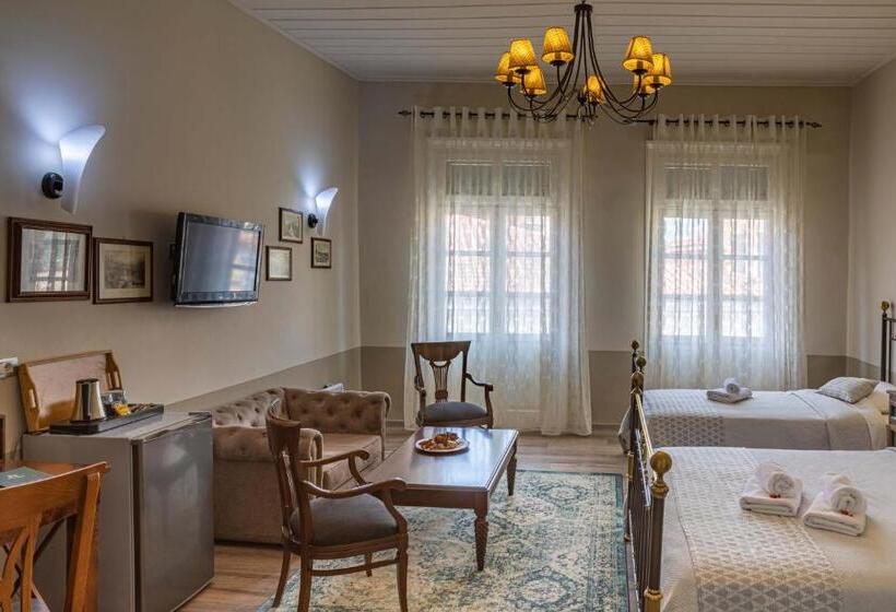 Трехместный Номер Стандарт с Балконом, Althaia Pension