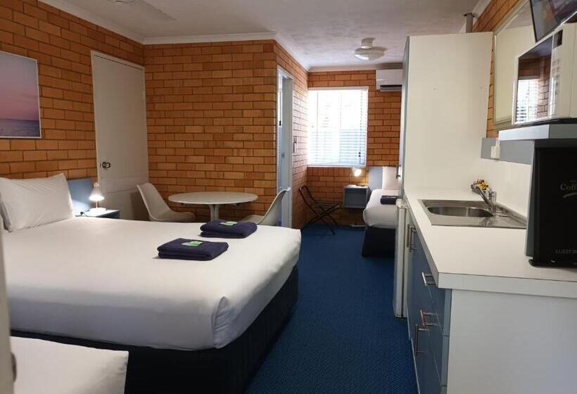 스탠다드 스튜디오, Bosuns Inn Motel