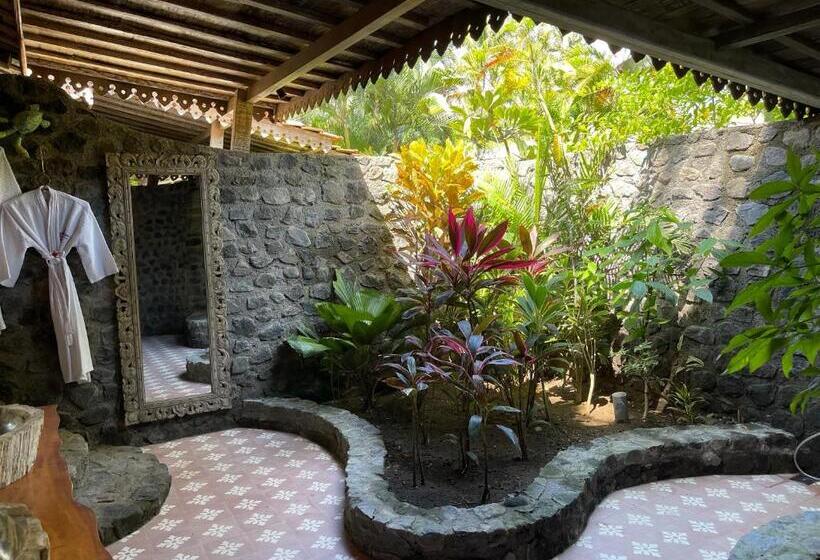 Бунгало Стандарт, Louka Beach Bali