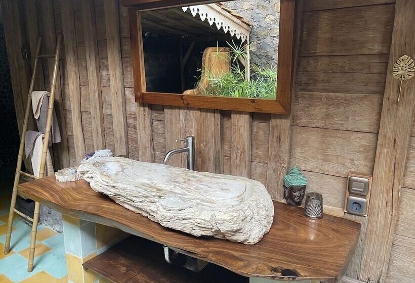 Бунгало Стандарт, Louka Beach Bali