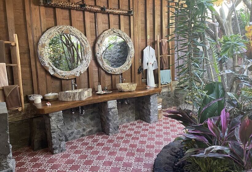 Бунгало Deluxe, Louka Beach Bali