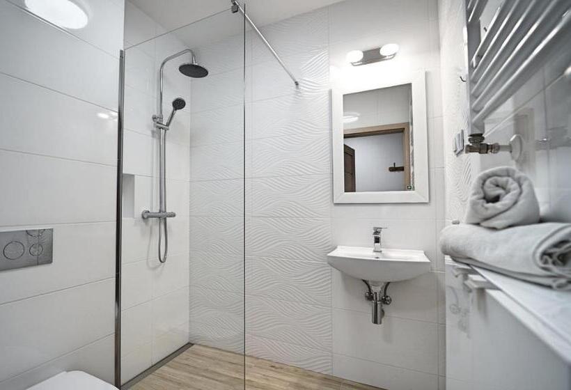 Апартаменты 1 Спальня Нижний Этаж, Apartamenty Everysky   Słowackiego 5a B