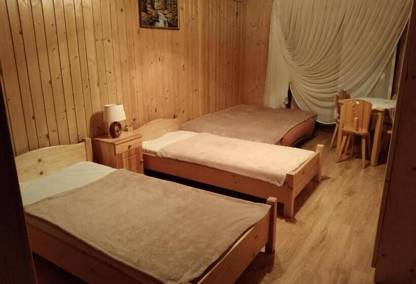 Четырехместный Номер Стандарт с Балконом, U Marii & Mariana