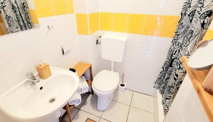 اتاق عادی, Pokoje Gościnne Azaliowa 34 Mielno