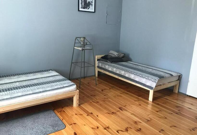Четырехместный Номер Стандарт, 42 200 Hostel