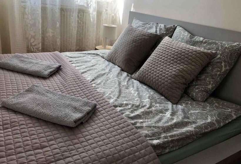 Трехместный Номер Стандарт Совместная Ванная, Bankowa 8 Guest Rooms