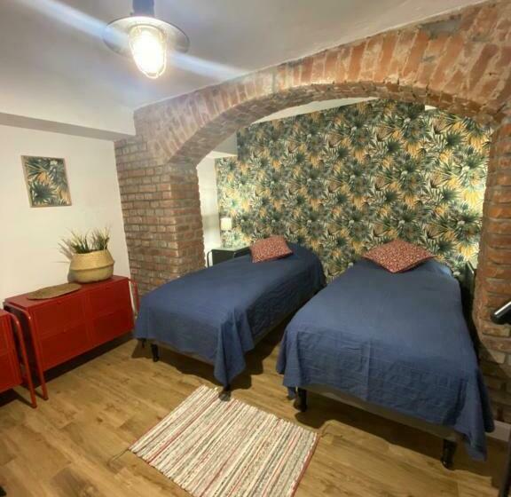 شقة غرفة واحدة, Apartamenty Liwa