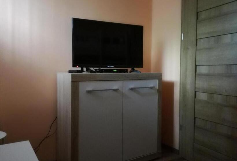 غرفة قياسية, Hostel52