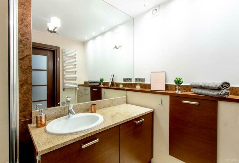חדר סטנדרט חדר אמבטיה משותף, Clicktheflat Sienna Center Apart Rooms