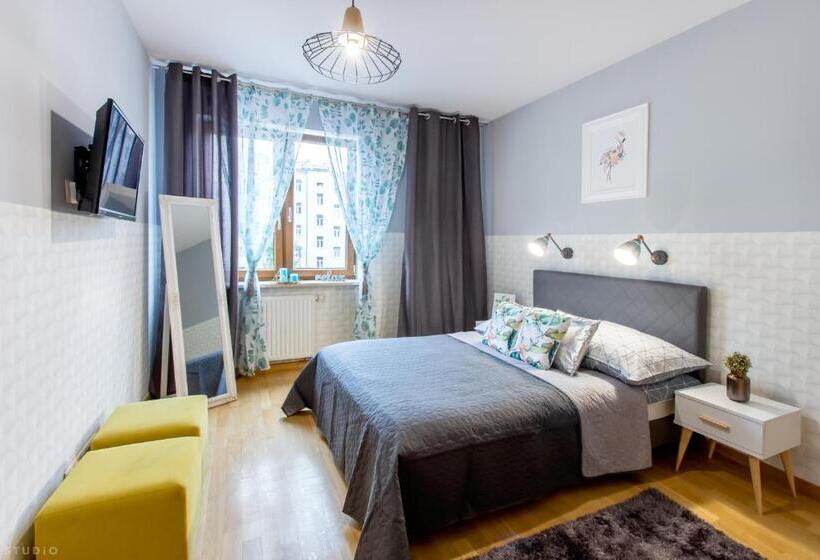 חדר סטנדרט חדר אמבטיה משותף, Clicktheflat Sienna Center Apart Rooms