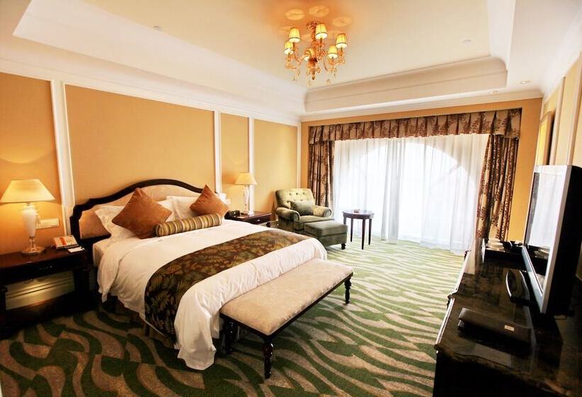 带海景的带双人床的标准间, Crowne Plaza Qingdao Ocean Spring Resort By Ihg