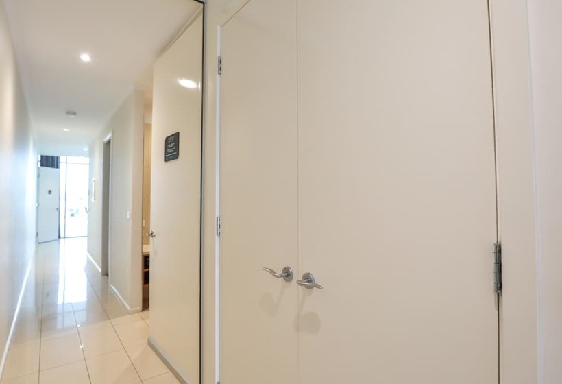 ２ベッドルームアパートメント, Indulge Apartments   Langtree