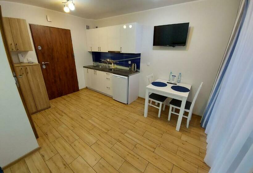 1 Bedroom Apartment Lake View, Apartamenty Kapitanskie