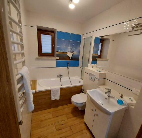 1 Bedroom Apartment Lake View, Apartamenty Kapitanskie