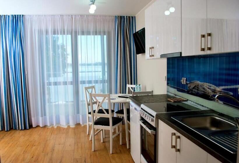 1 Bedroom Apartment Lake View, Apartamenty Kapitanskie