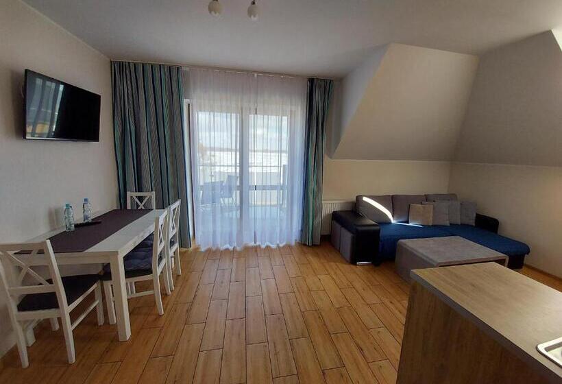 1 Bedroom Apartment Lake View, Apartamenty Kapitanskie