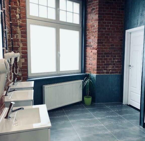 带共用浴室的标准房间, Chilli Hostel