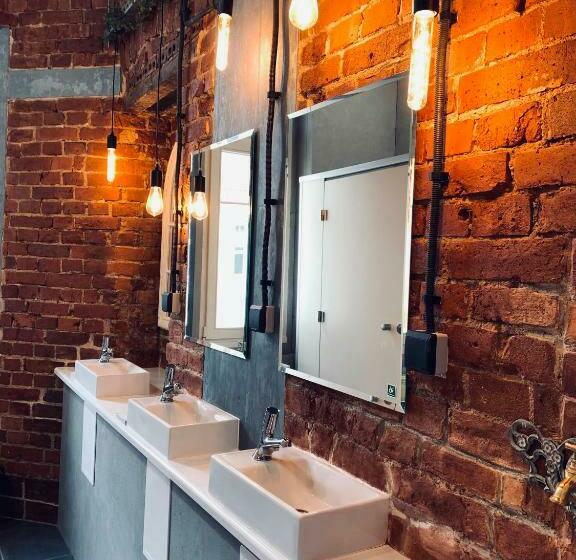 带共用浴室的标准房间, Chilli Hostel