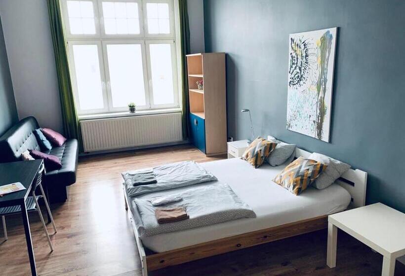 标准间, Chilli Hostel