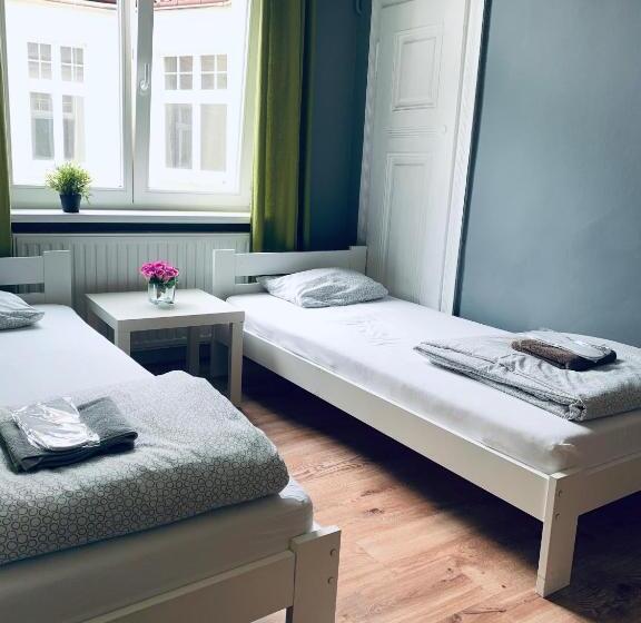 带共用浴室的标准房间, Chilli Hostel