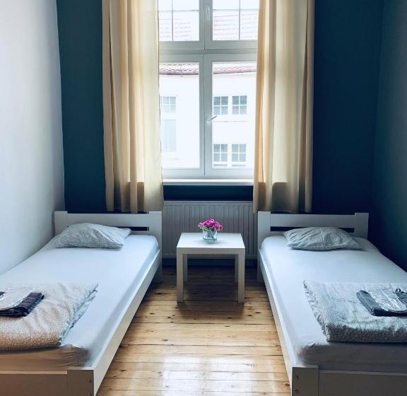 带共用浴室的标准房间, Chilli Hostel
