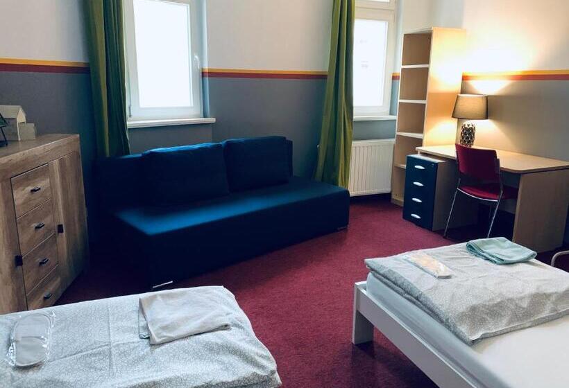 带共用浴室的标准房间, Chilli Hostel