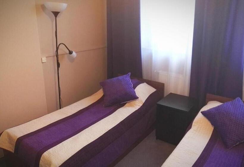 Номер Стандарт Совместная Ванная, Hostel Zamość   Pokoje Gościnne
