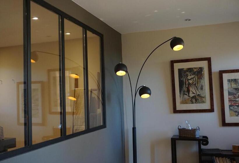 سوئیت جونیور با تراس, Chambres D Hôtes Le Pontillaou