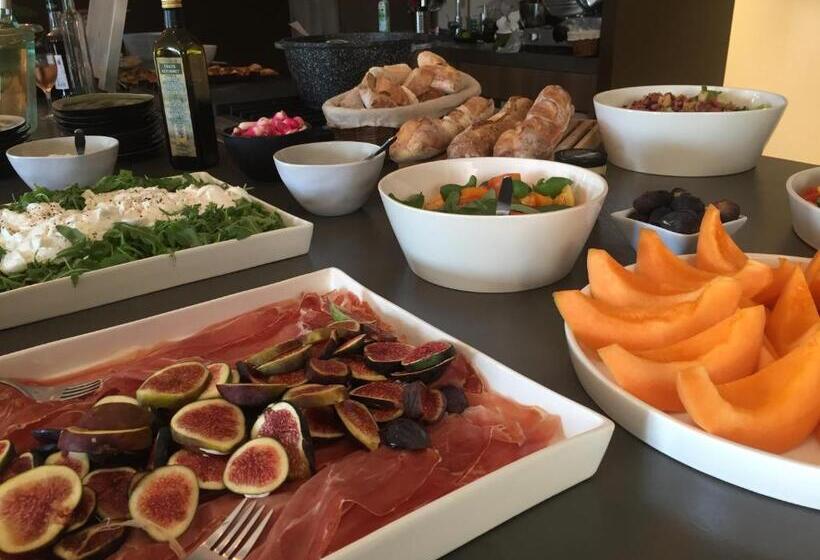 اتاق لوکس با تخت بزرگ, Chambres D Hôtes Le Pontillaou