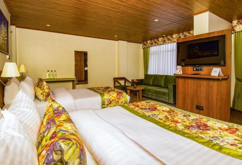 Трехместный Номер Deluxe, Mount Lungta Boutique Hotel & Spa