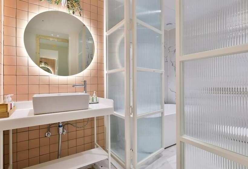 Люкс, Daegu February Hotel Lions Park