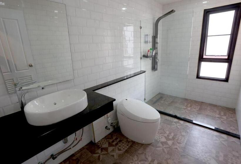 اتاق لوکس, Tartar & Nay Hostel