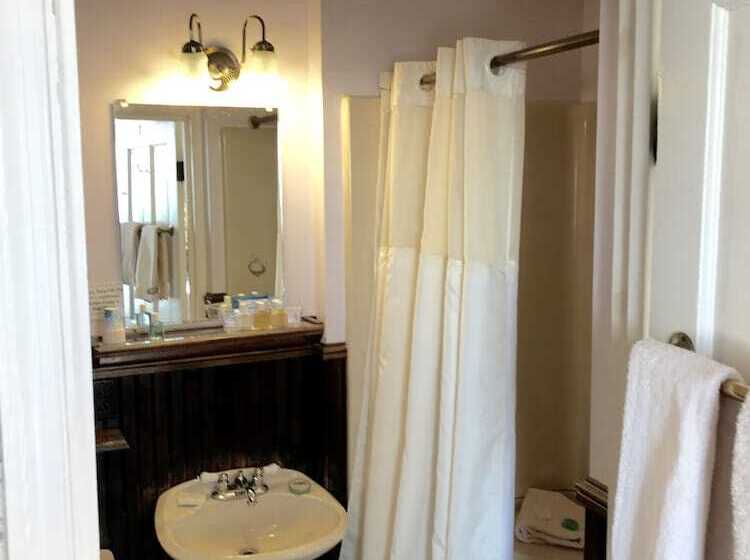 ベーシックルーム, Angel Of The Sea Bed And Breakfast
