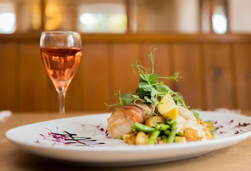 Семейный Номер, The Victoria Inn
